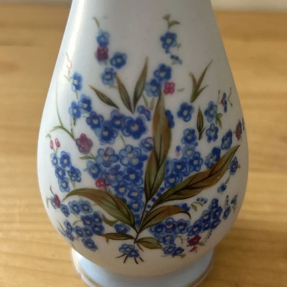 Vintage Lefton Bud Vase blue Hand Painted Forget Me Nots #8181